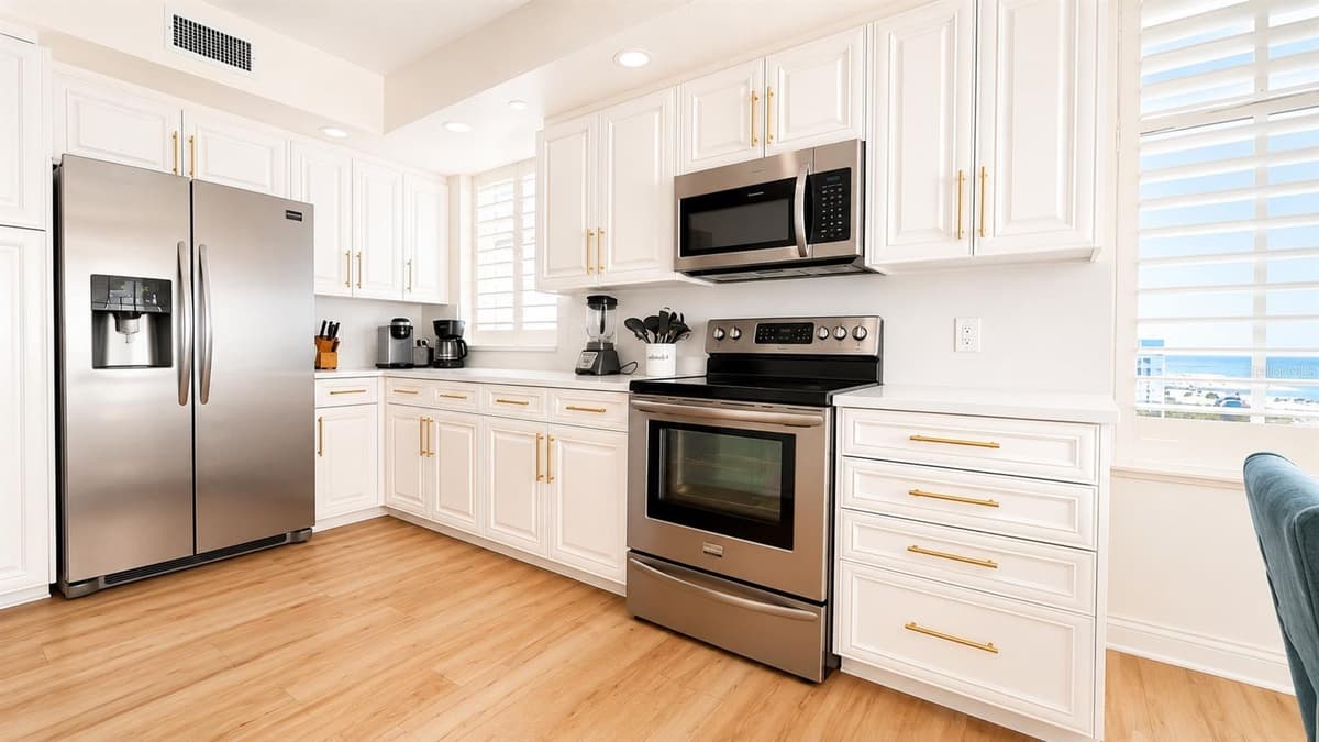 10 PAPAYA STREET — photo 12 of 30
