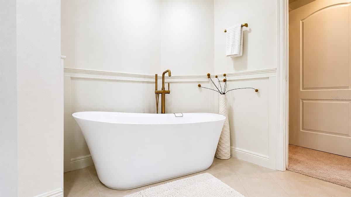 10 PAPAYA STREET — photo 15 of 30