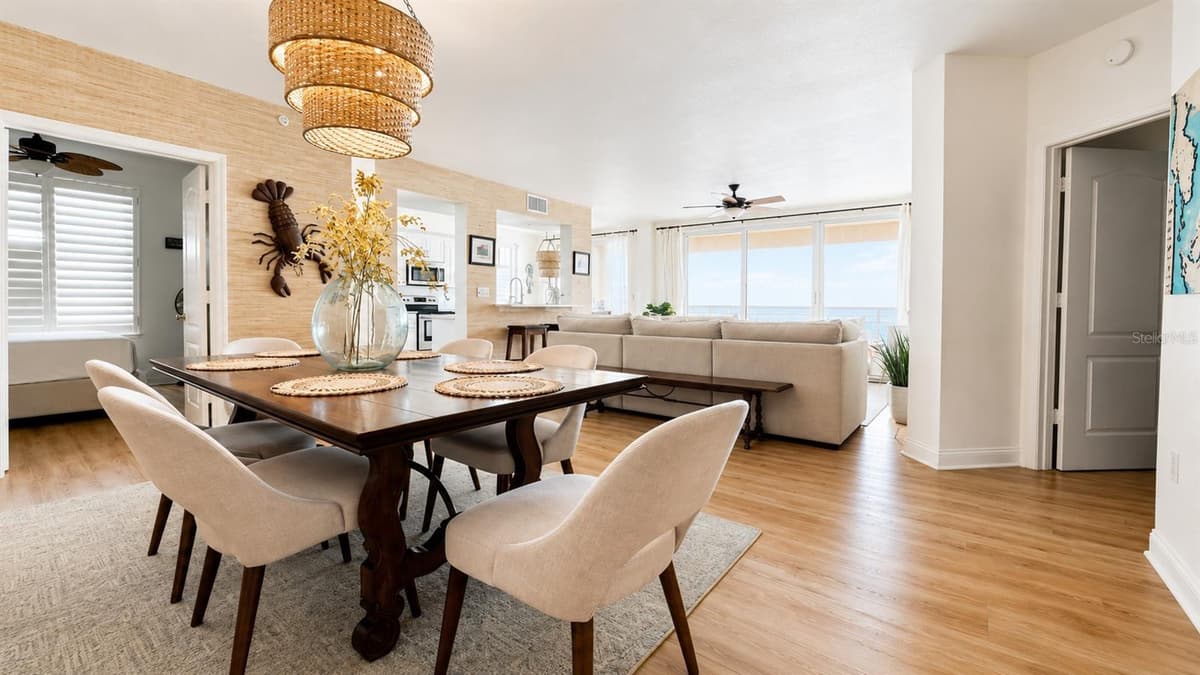 10 PAPAYA STREET — photo 7 of 30