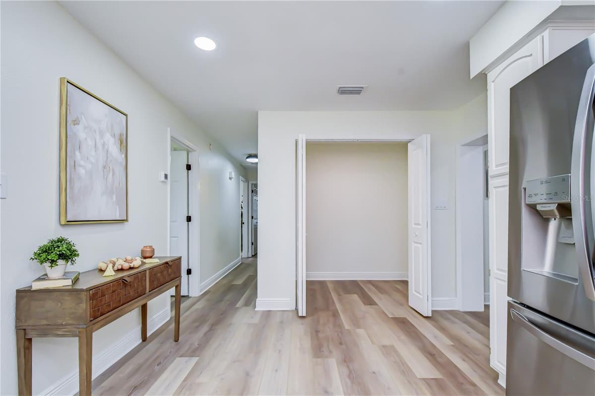2101 HAMILTON AVENUE — photo 10 of 29