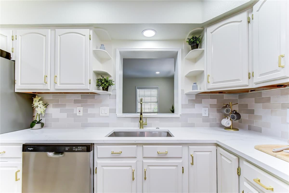 2101 HAMILTON AVENUE — photo 9 of 29