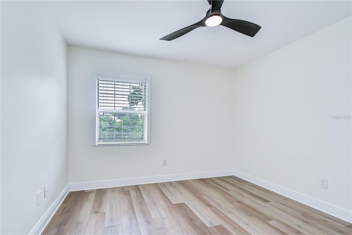 2101 HAMILTON AVENUE — photo 15 of 29