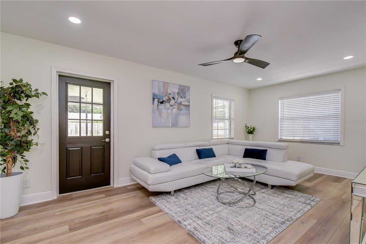 2101 HAMILTON AVENUE — photo 11 of 29