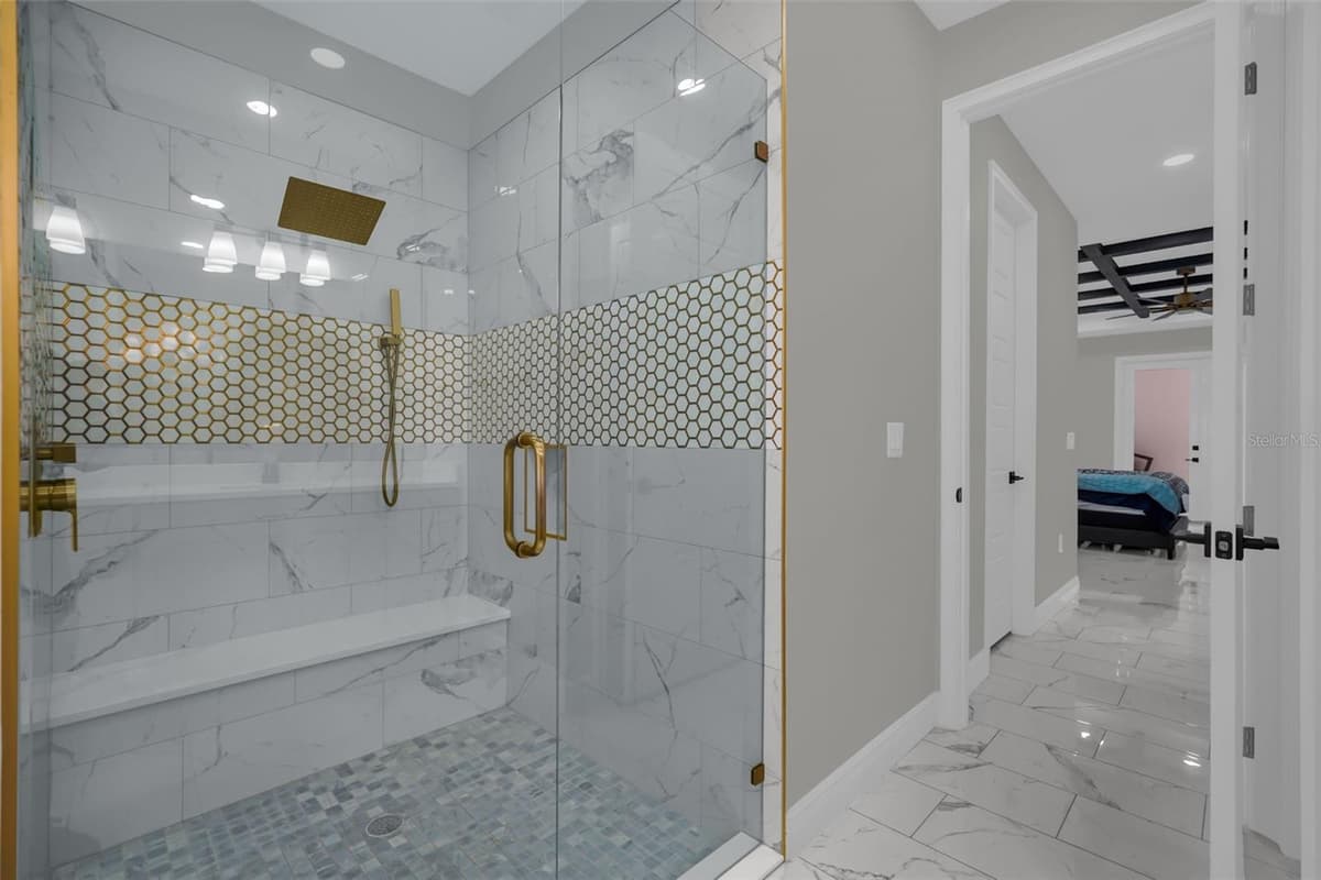 2510 LAKE FRONT DRIVE — photo 17 of 42
