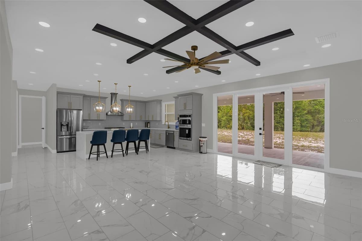 2510 LAKE FRONT DRIVE — photo 8 of 42