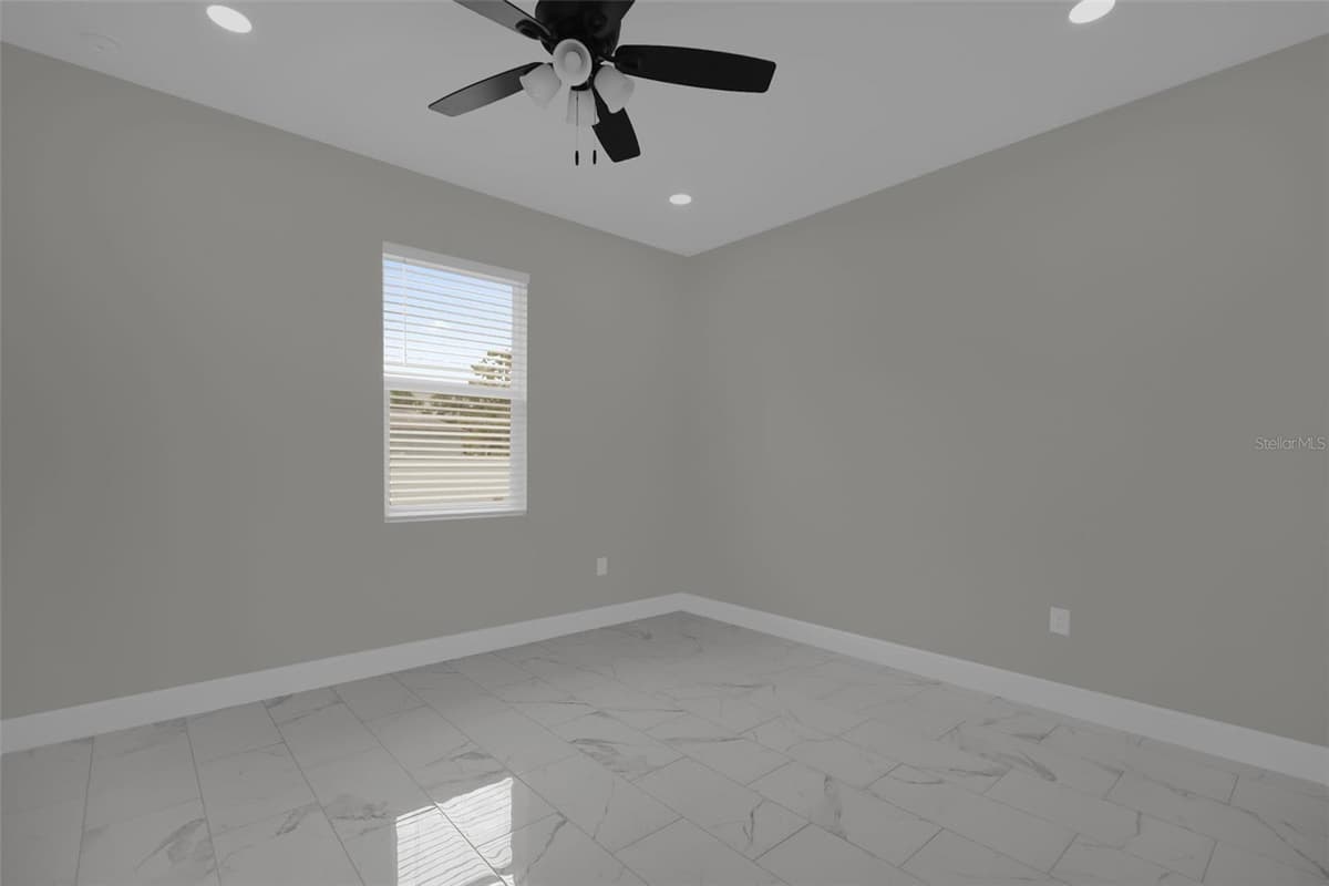 2510 LAKE FRONT DRIVE — photo 29 of 42