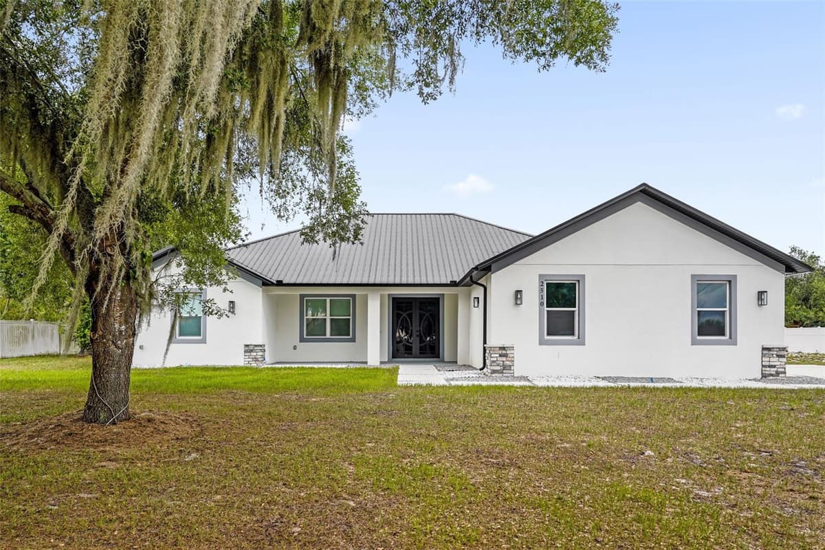 2510 LAKE FRONT DRIVE — photo 4 of 42