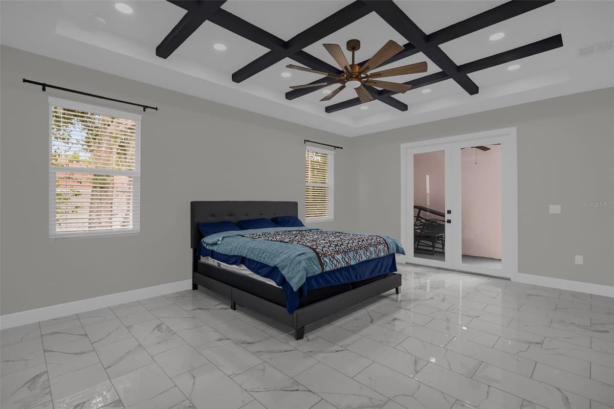 2510 LAKE FRONT DRIVE — photo 19 of 42