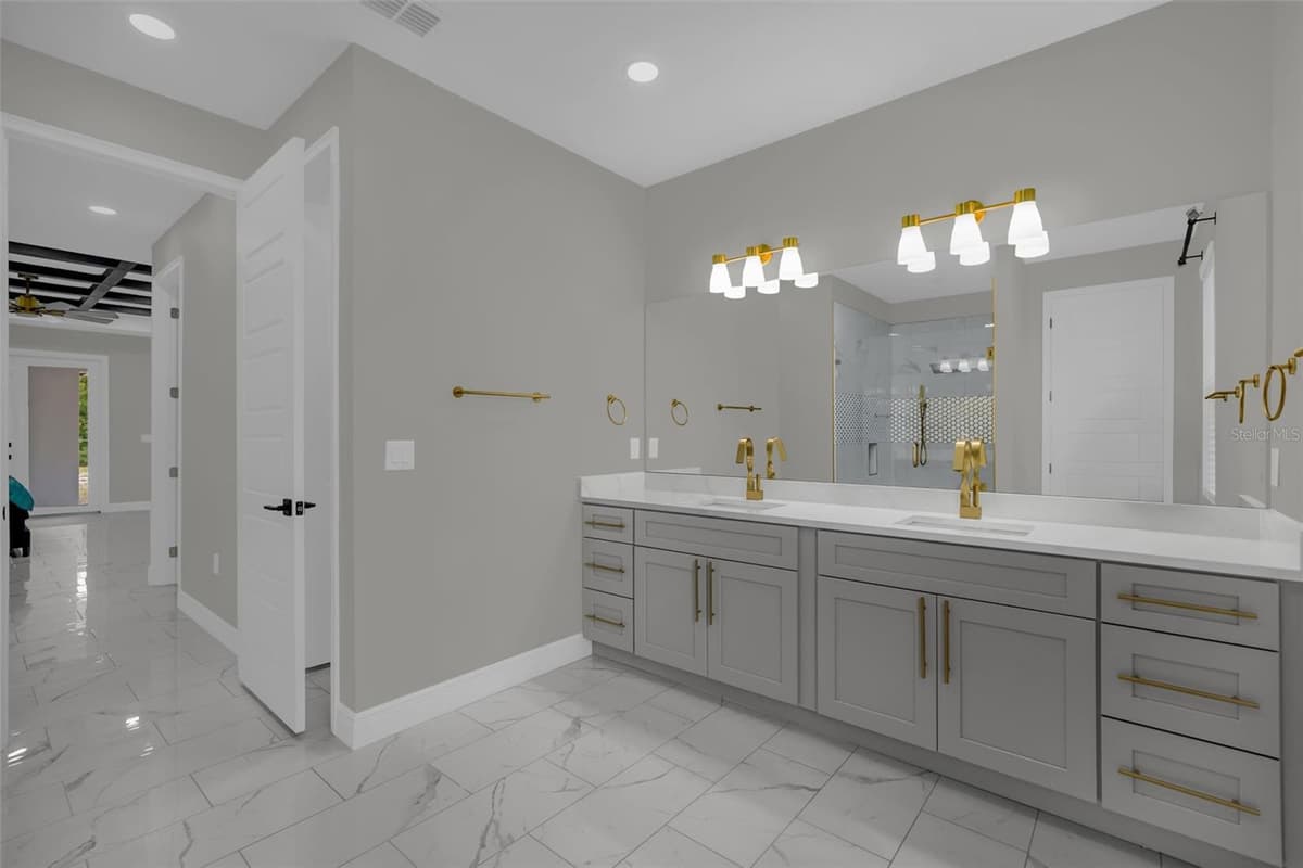2510 LAKE FRONT DRIVE — photo 16 of 42