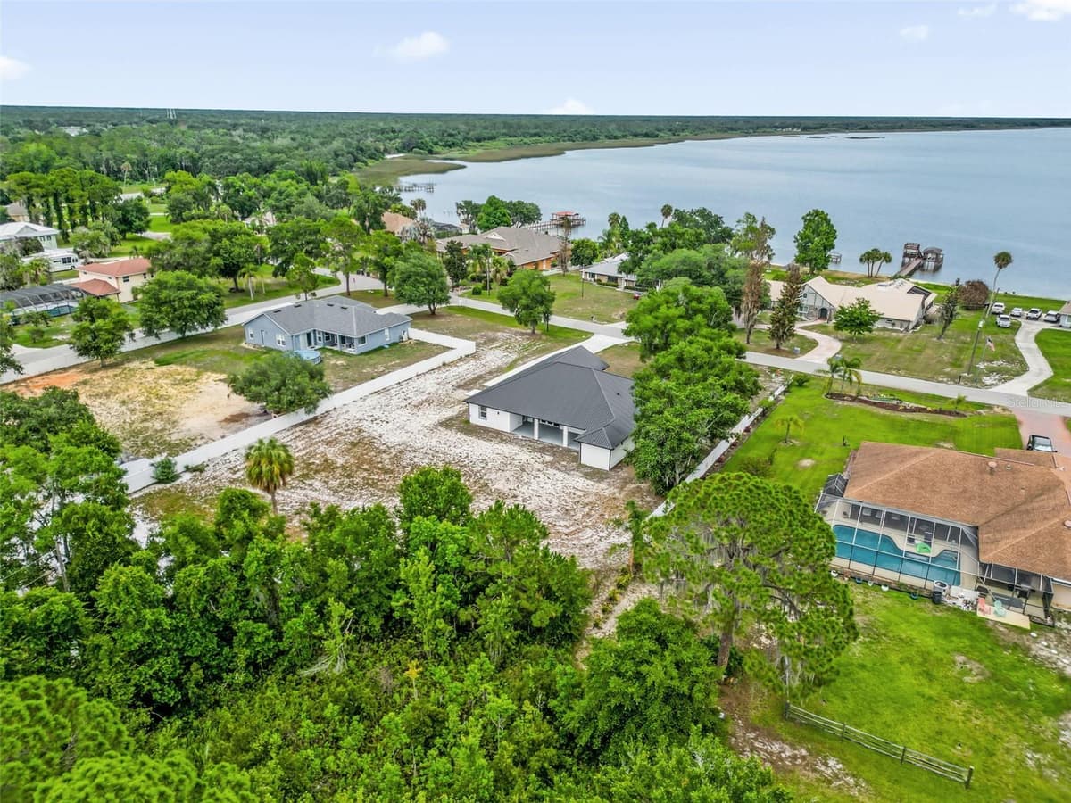 2510 LAKE FRONT DRIVE — photo 40 of 42