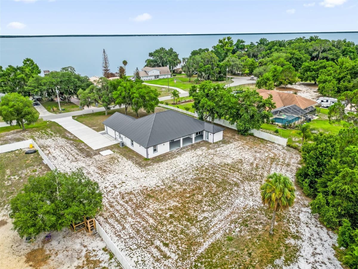 2510 LAKE FRONT DRIVE — photo 38 of 42