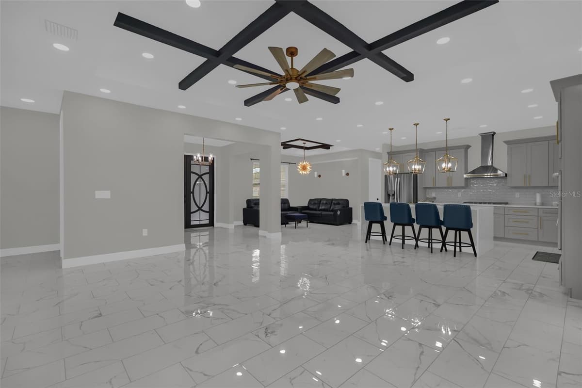 2510 LAKE FRONT DRIVE — photo 9 of 42