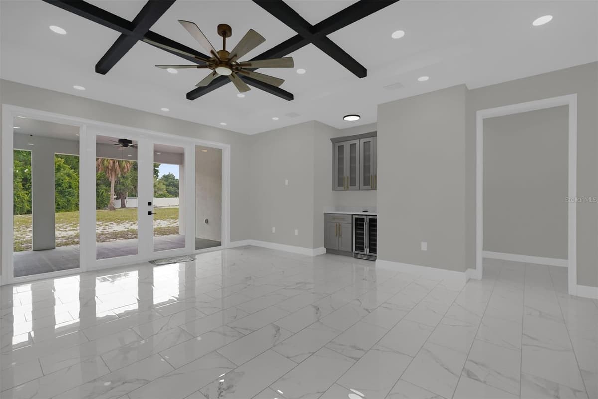 2510 LAKE FRONT DRIVE — photo 12 of 42