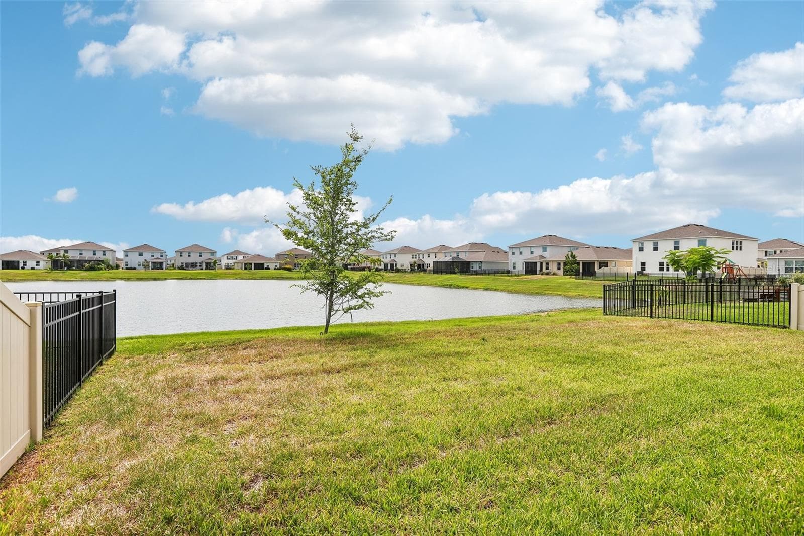 327 MANGROVE MANOR DRIVE — photo 25 of 30