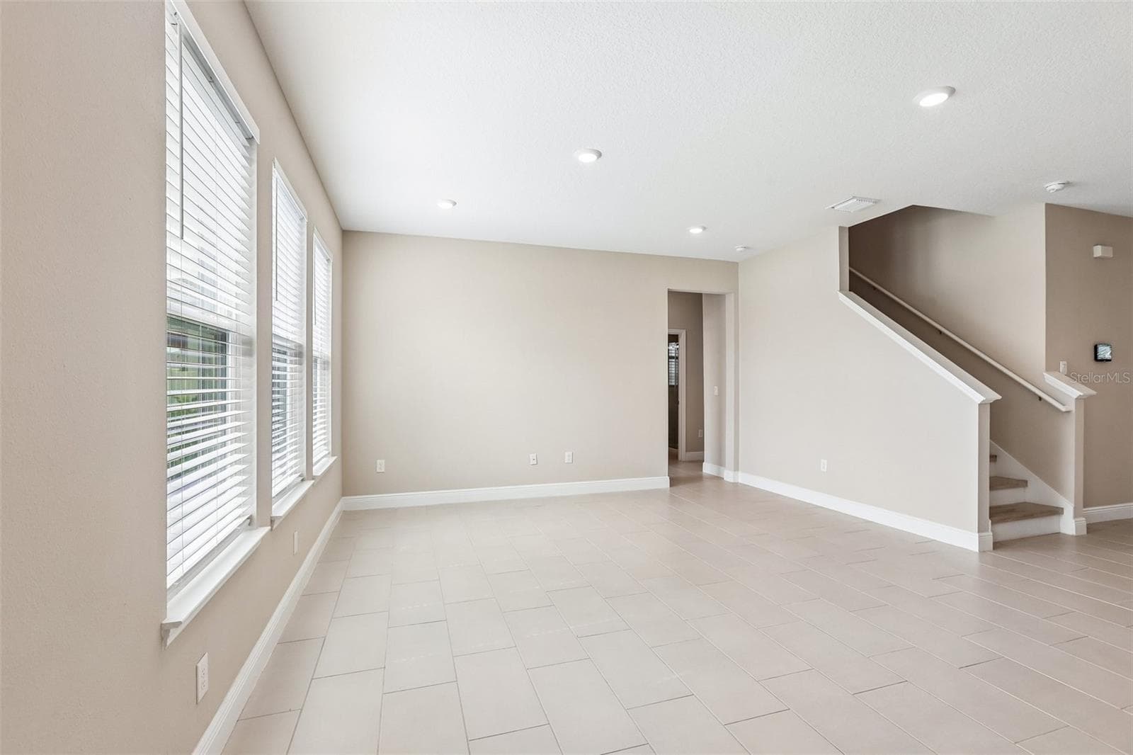 327 MANGROVE MANOR DRIVE — photo 9 of 30