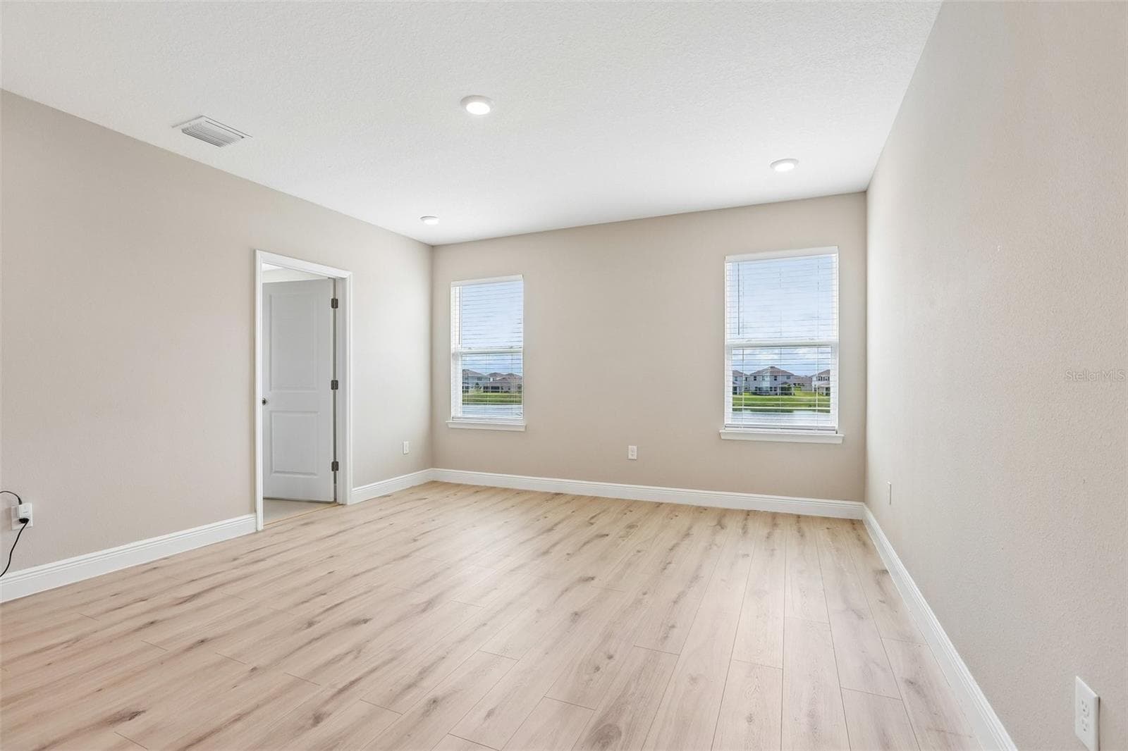 327 MANGROVE MANOR DRIVE — photo 14 of 30