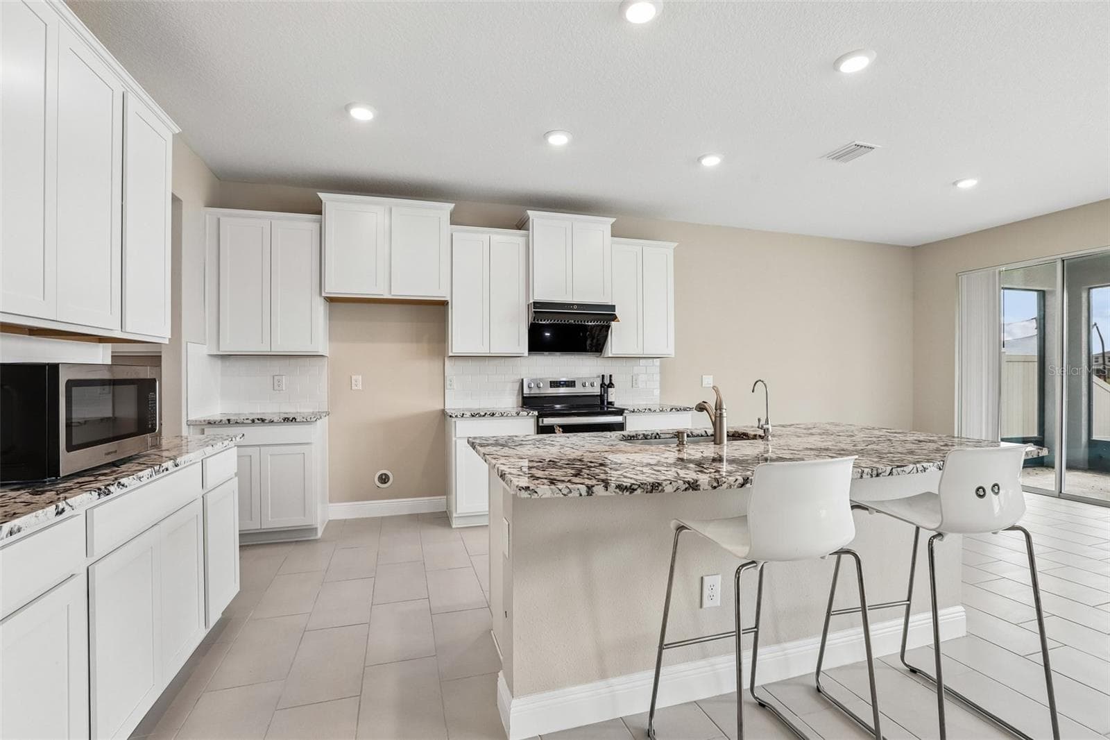 327 MANGROVE MANOR DRIVE — photo 7 of 30