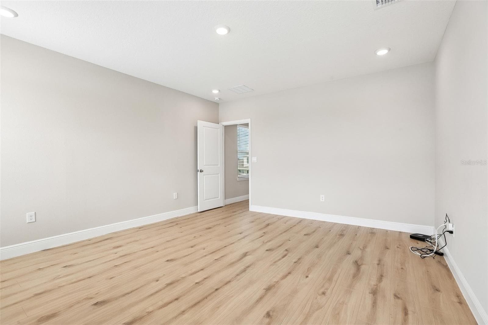 327 MANGROVE MANOR DRIVE — photo 15 of 30