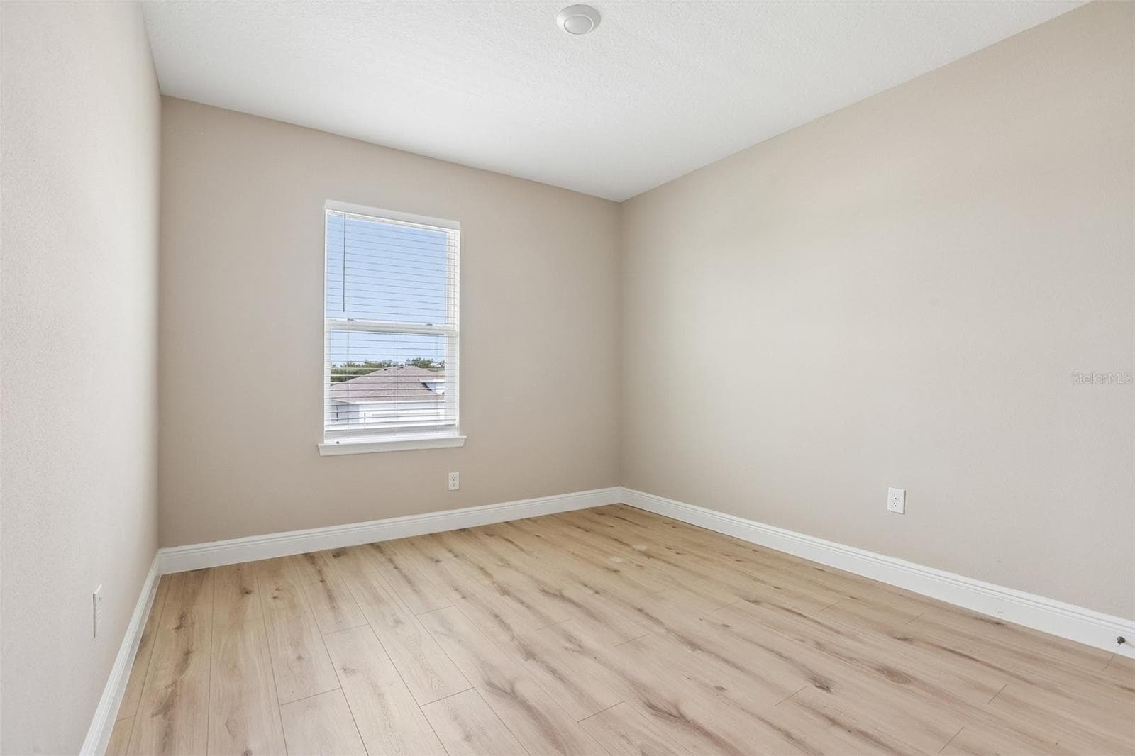 327 MANGROVE MANOR DRIVE — photo 23 of 30