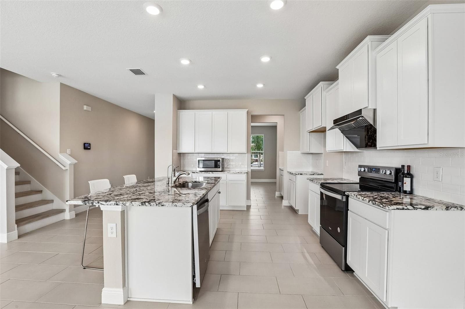 327 MANGROVE MANOR DRIVE — photo 8 of 30