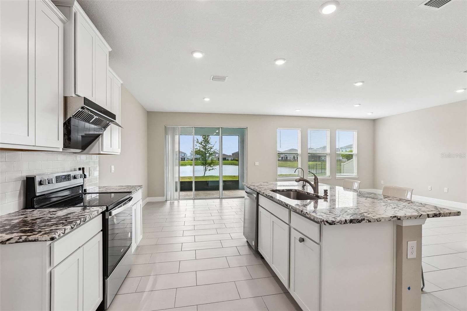 327 MANGROVE MANOR DRIVE — photo 6 of 30