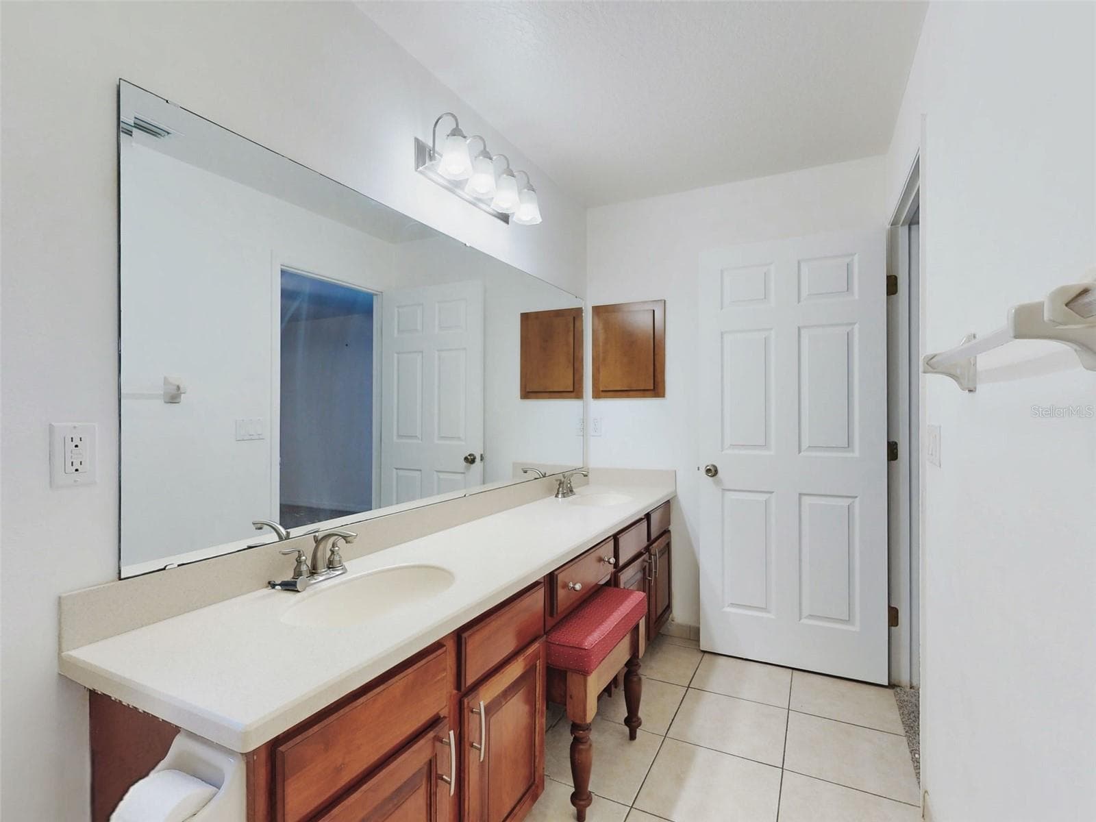 203 DUSS STREET — photo 43 of 72