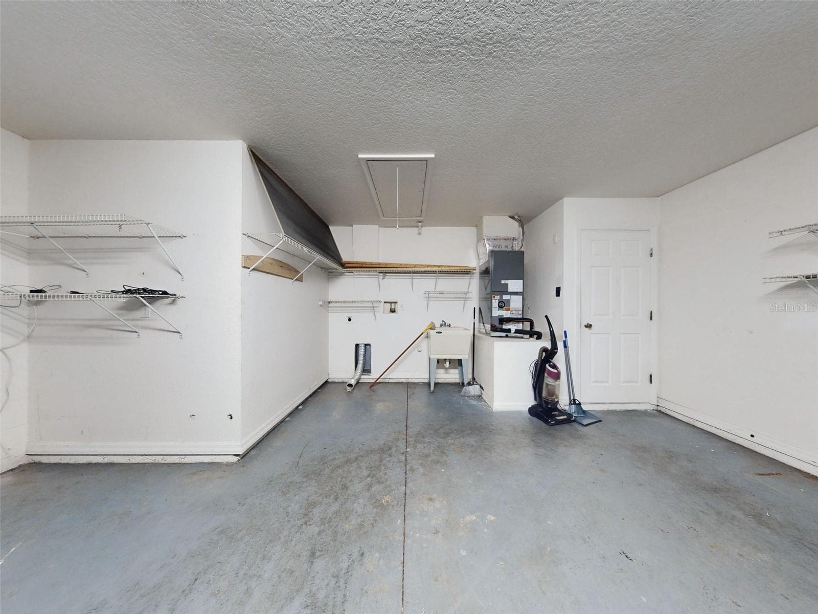 203 DUSS STREET — photo 61 of 72