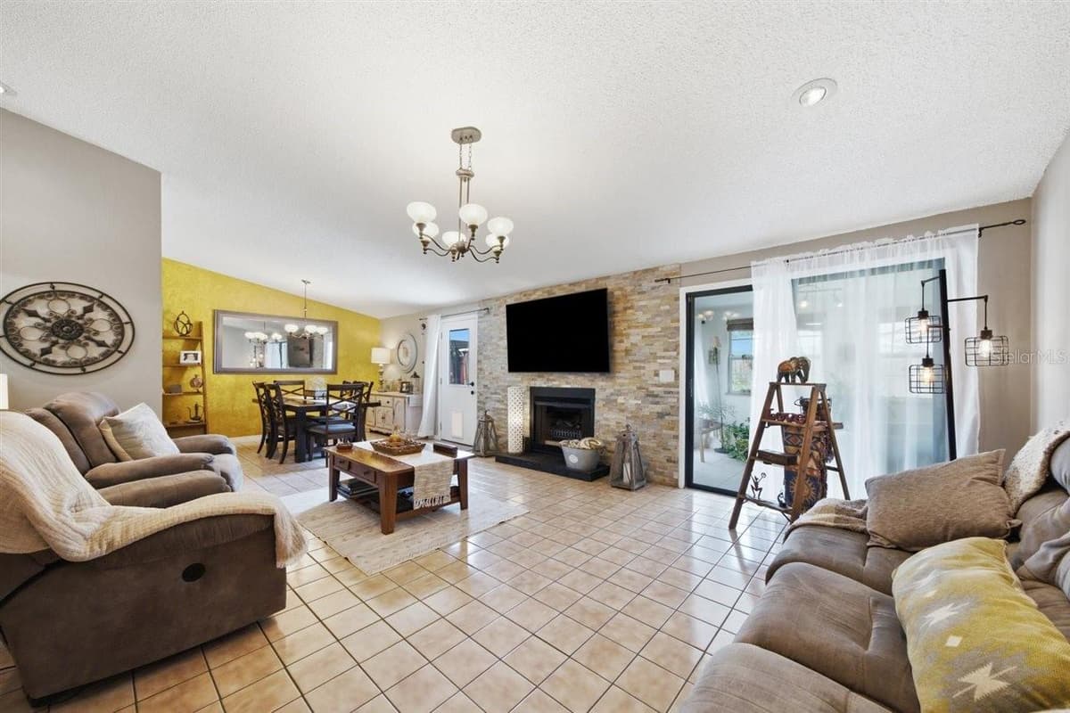 5309 BLACK PINE DRIVE — photo 3 of 33