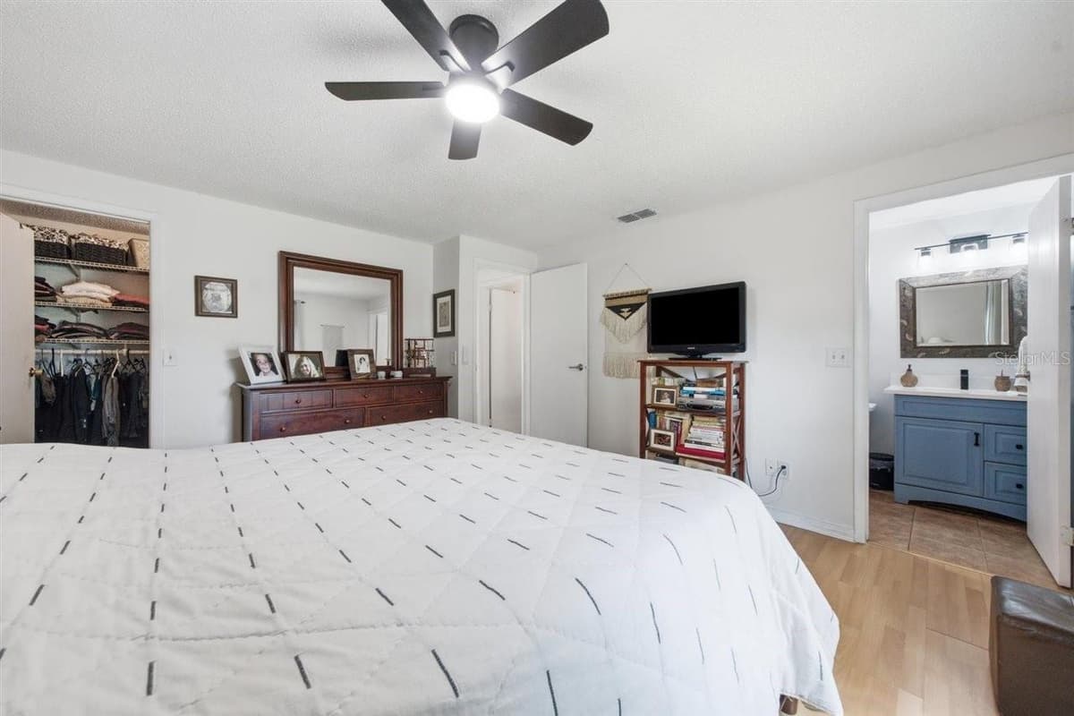 5309 BLACK PINE DRIVE — photo 11 of 33