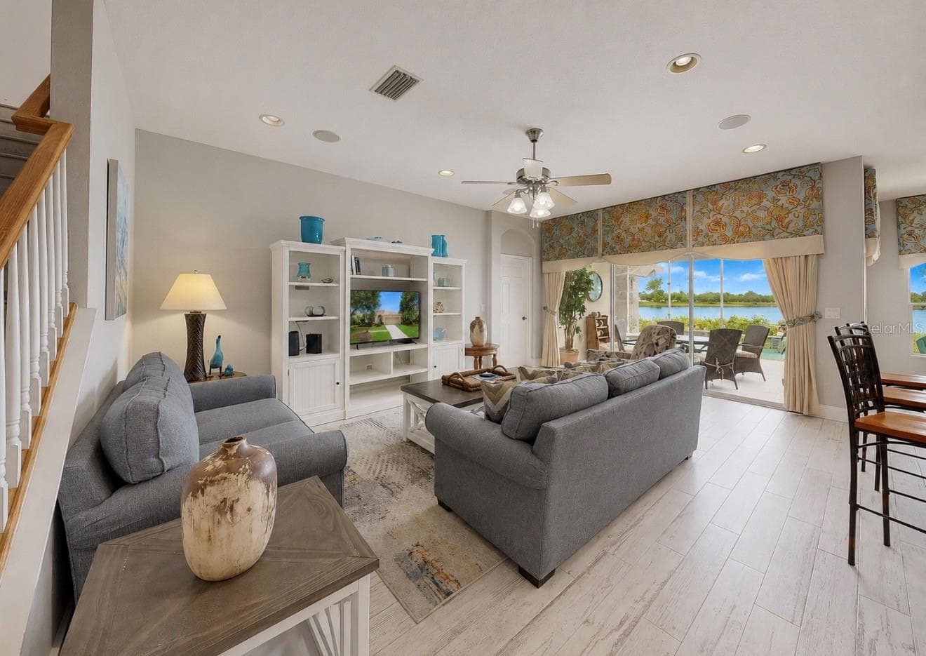 827 SEMINOLE SKY DRIVE — photo 16 of 47
