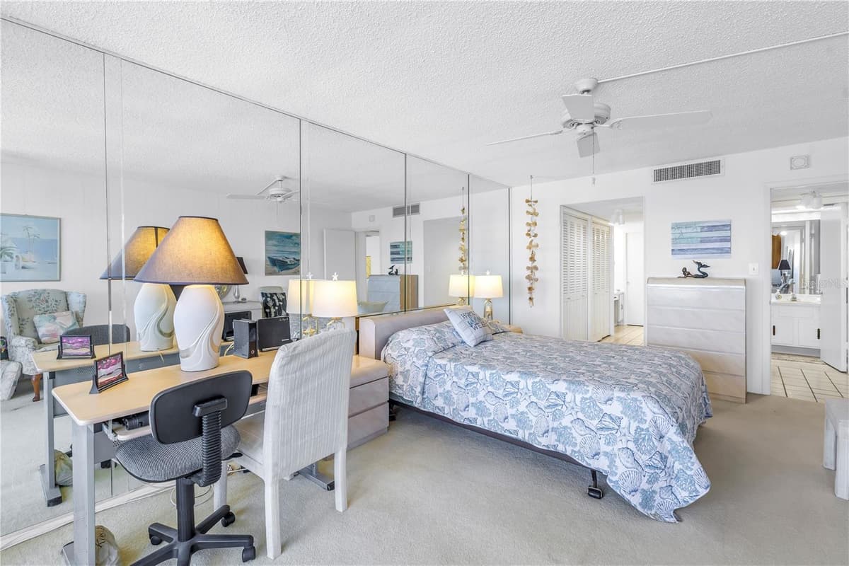 17920 GULF BOULEVARD — photo 12 of 35