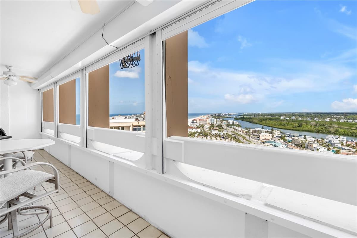 17920 GULF BOULEVARD — photo 7 of 35