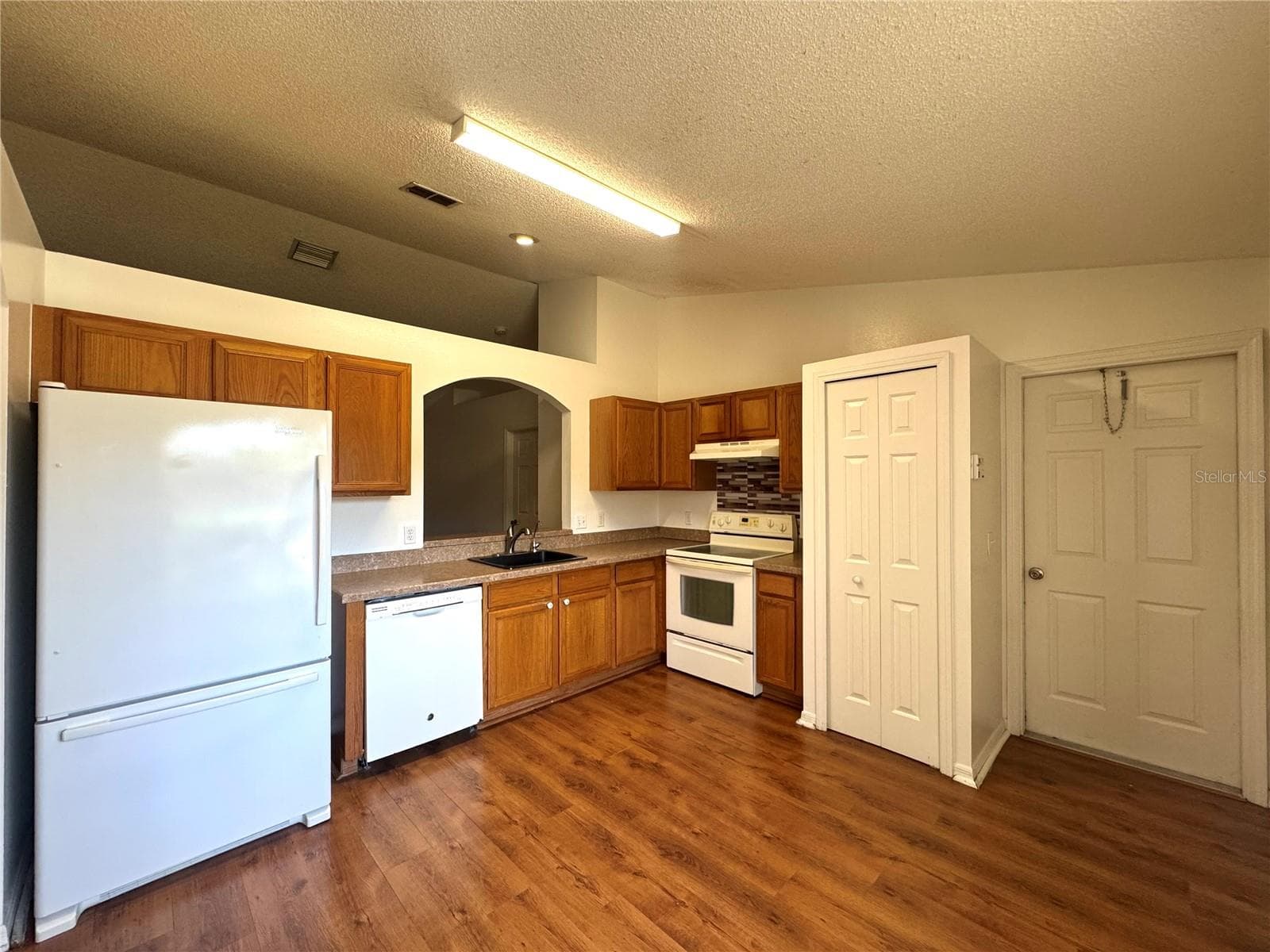 1648 DUNLAP DRIVE — photo 6 of 24