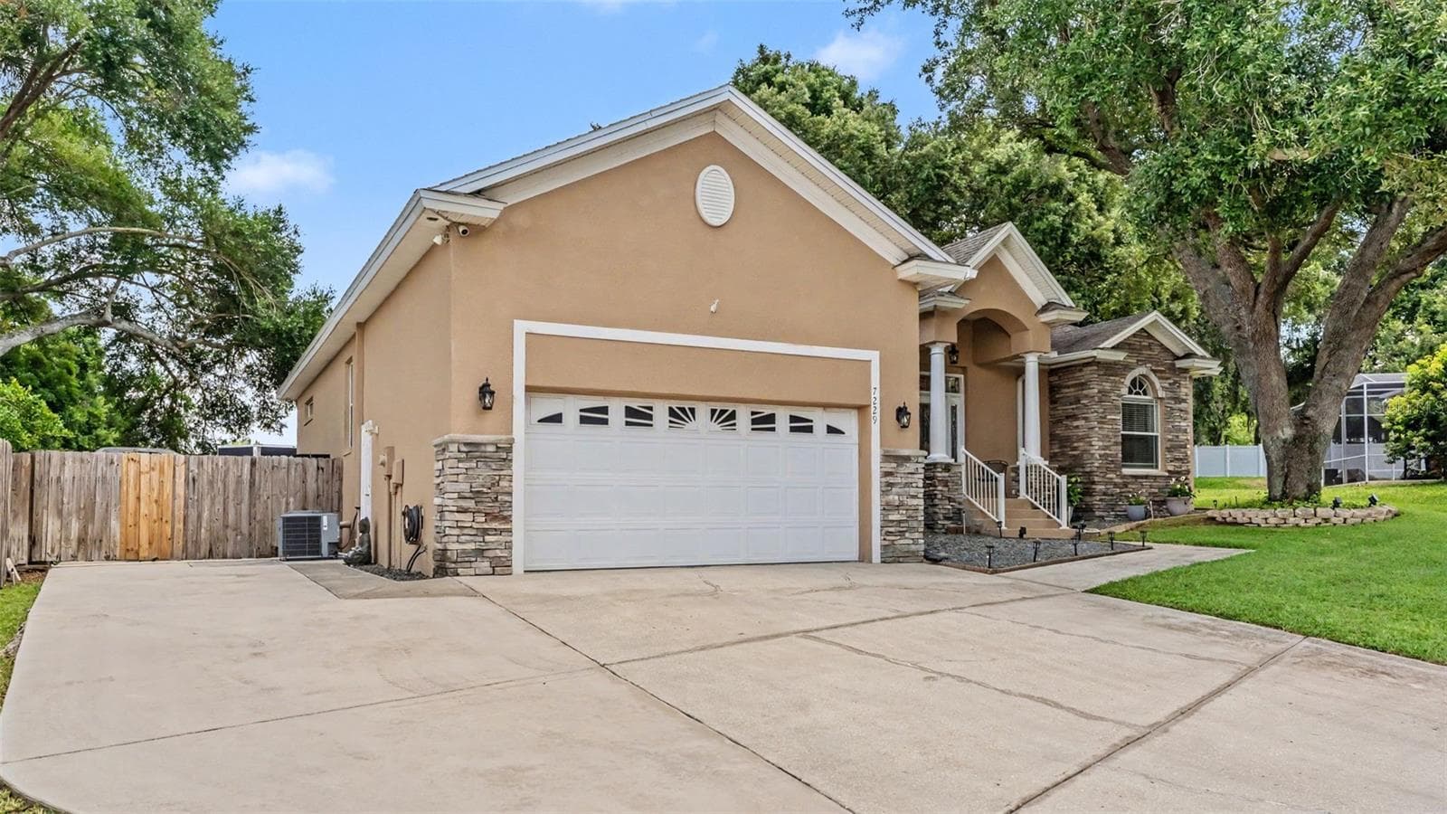 7229 REMINGTON OAKS COURT — photo 40 of 46