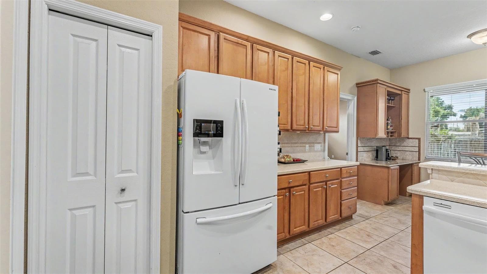 7229 REMINGTON OAKS COURT — photo 16 of 46