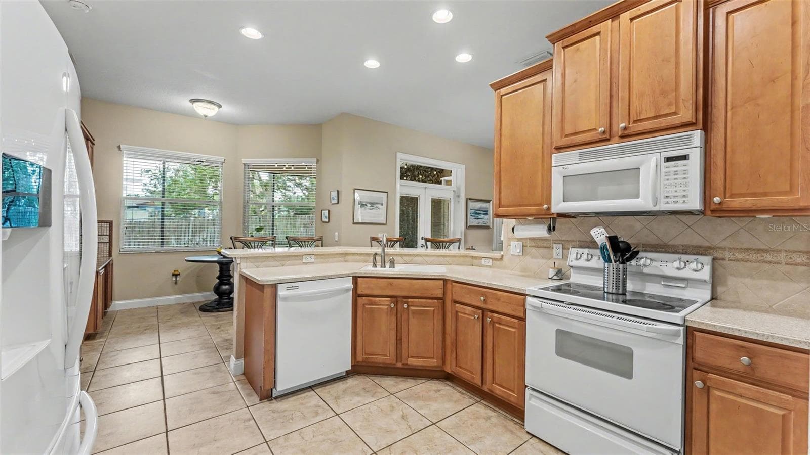 7229 REMINGTON OAKS COURT — photo 15 of 46