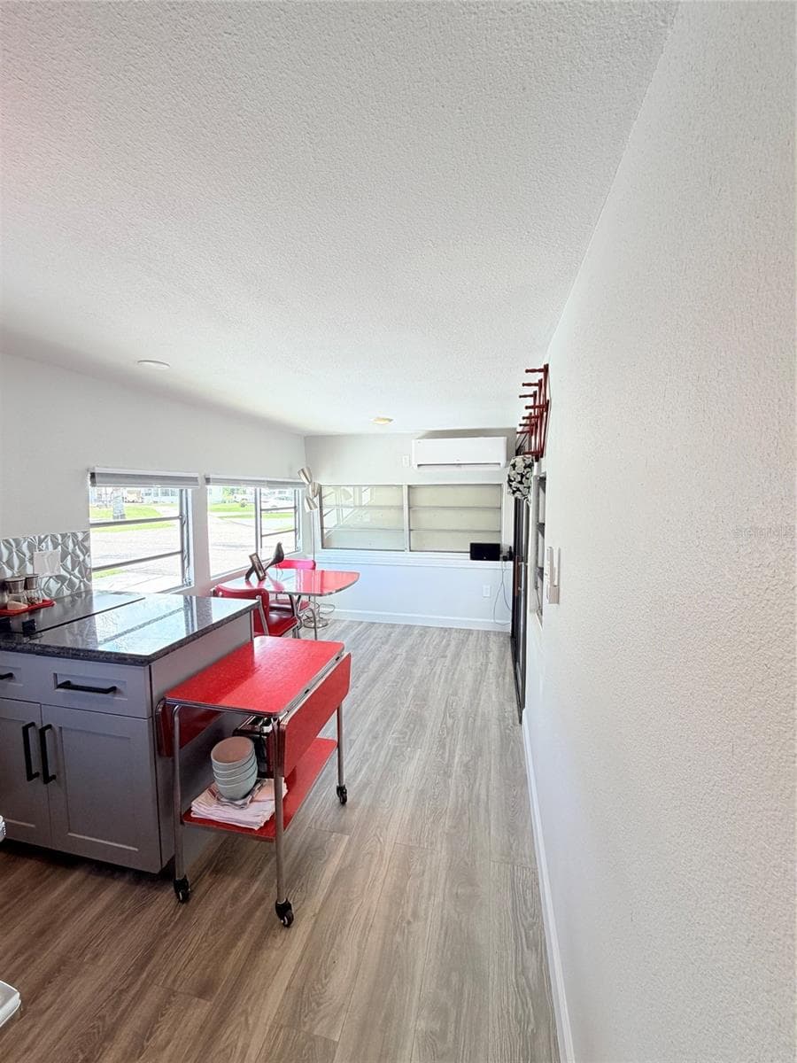 110 KOVE BOULEVARD — photo 6 of 11