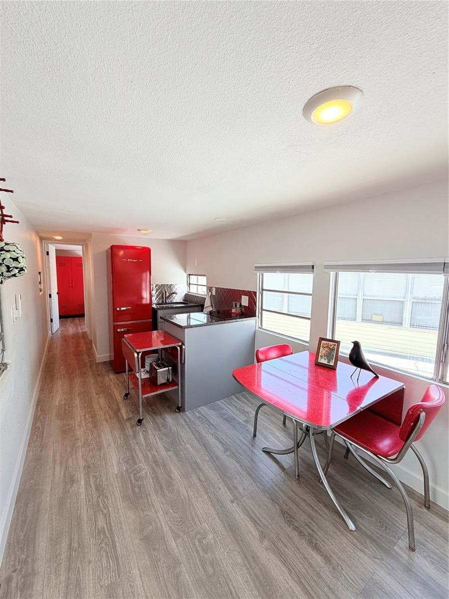 110 KOVE BOULEVARD — photo 4 of 11