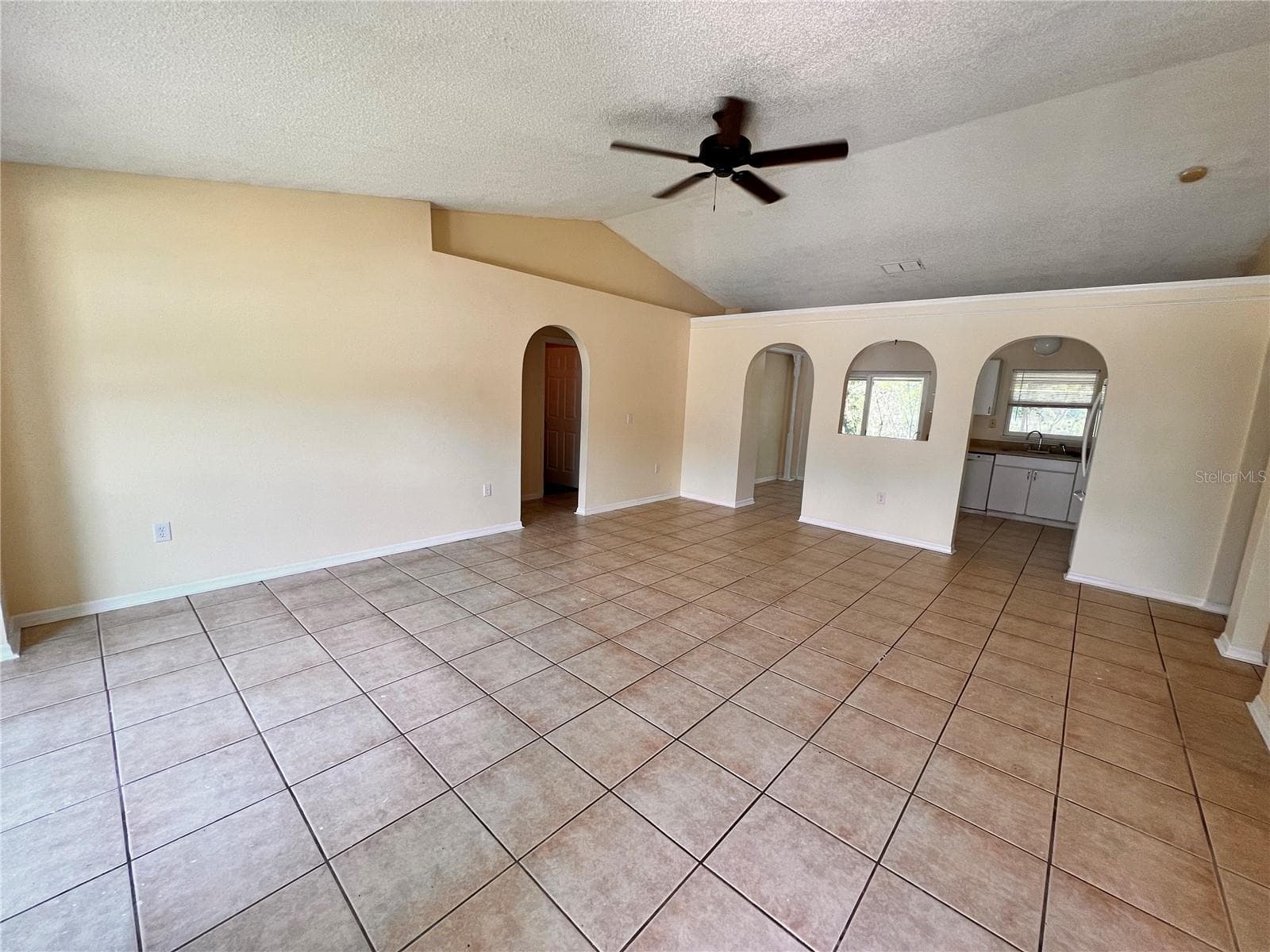 390 FORT SMITH BOULEVARD — photo 3 of 17