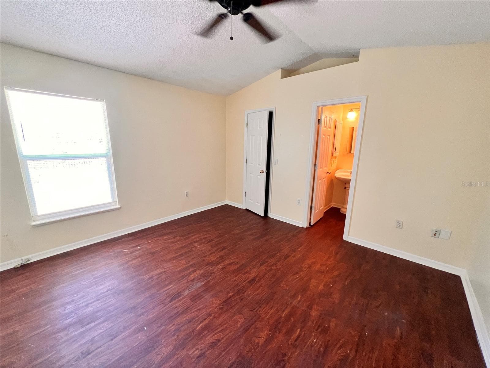 390 FORT SMITH BOULEVARD — photo 13 of 17