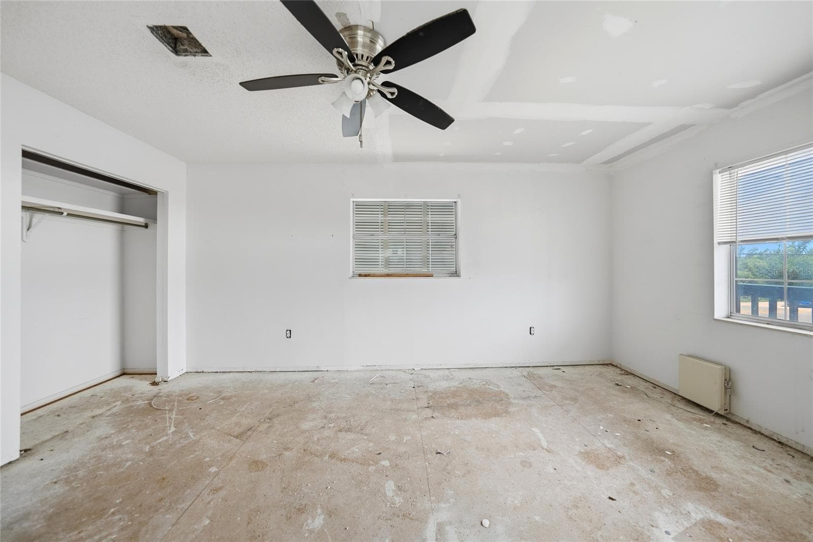 1261 BEACH ROAD — photo 9 of 60