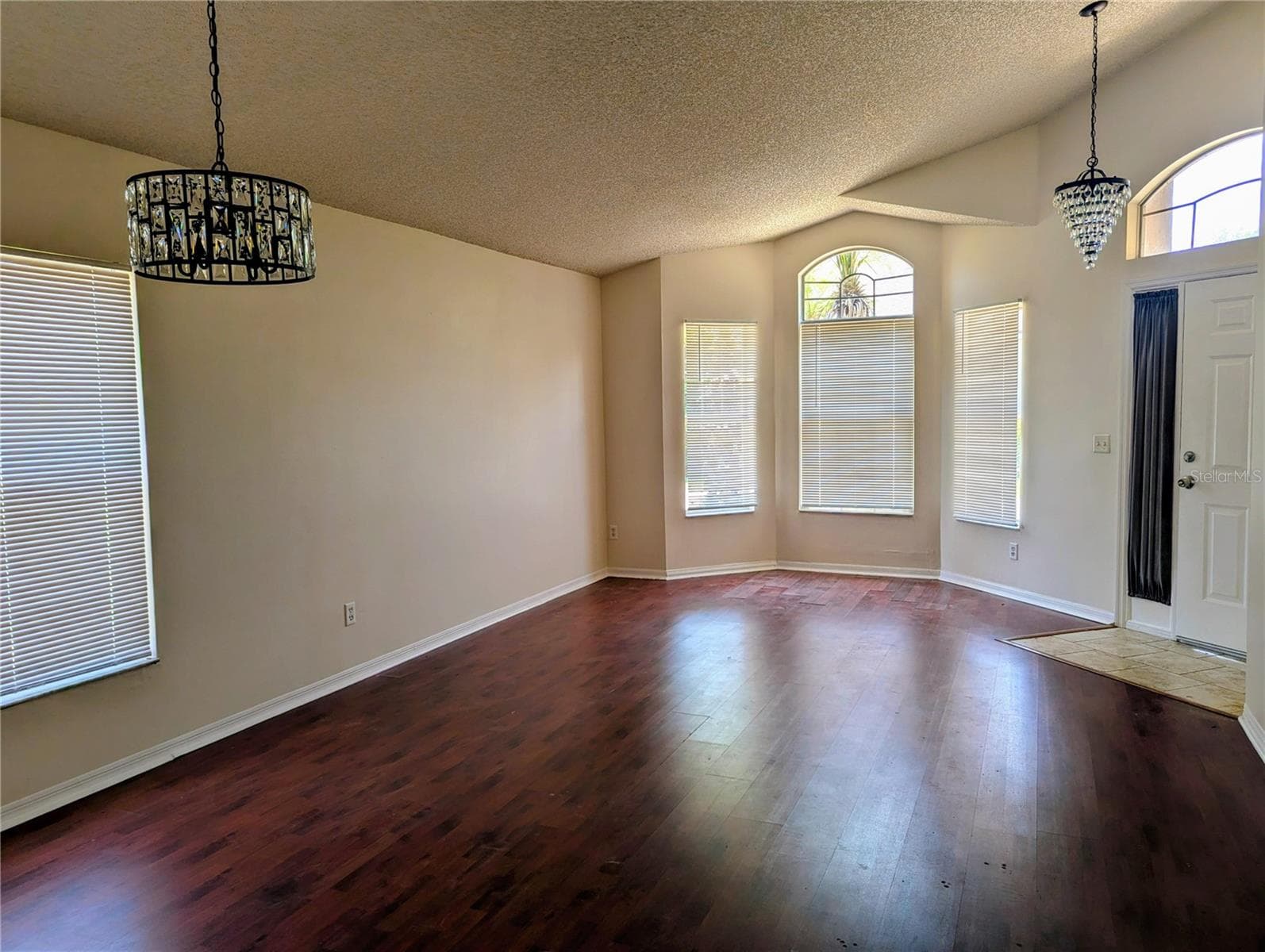 13712 DEVLIN COURT — photo 2 of 14