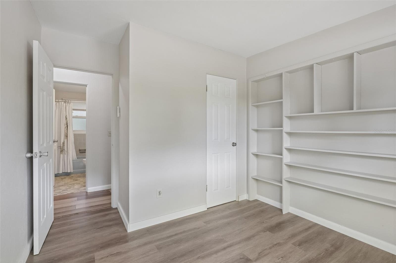 2117 BARCELONA DRIVE — photo 14 of 38