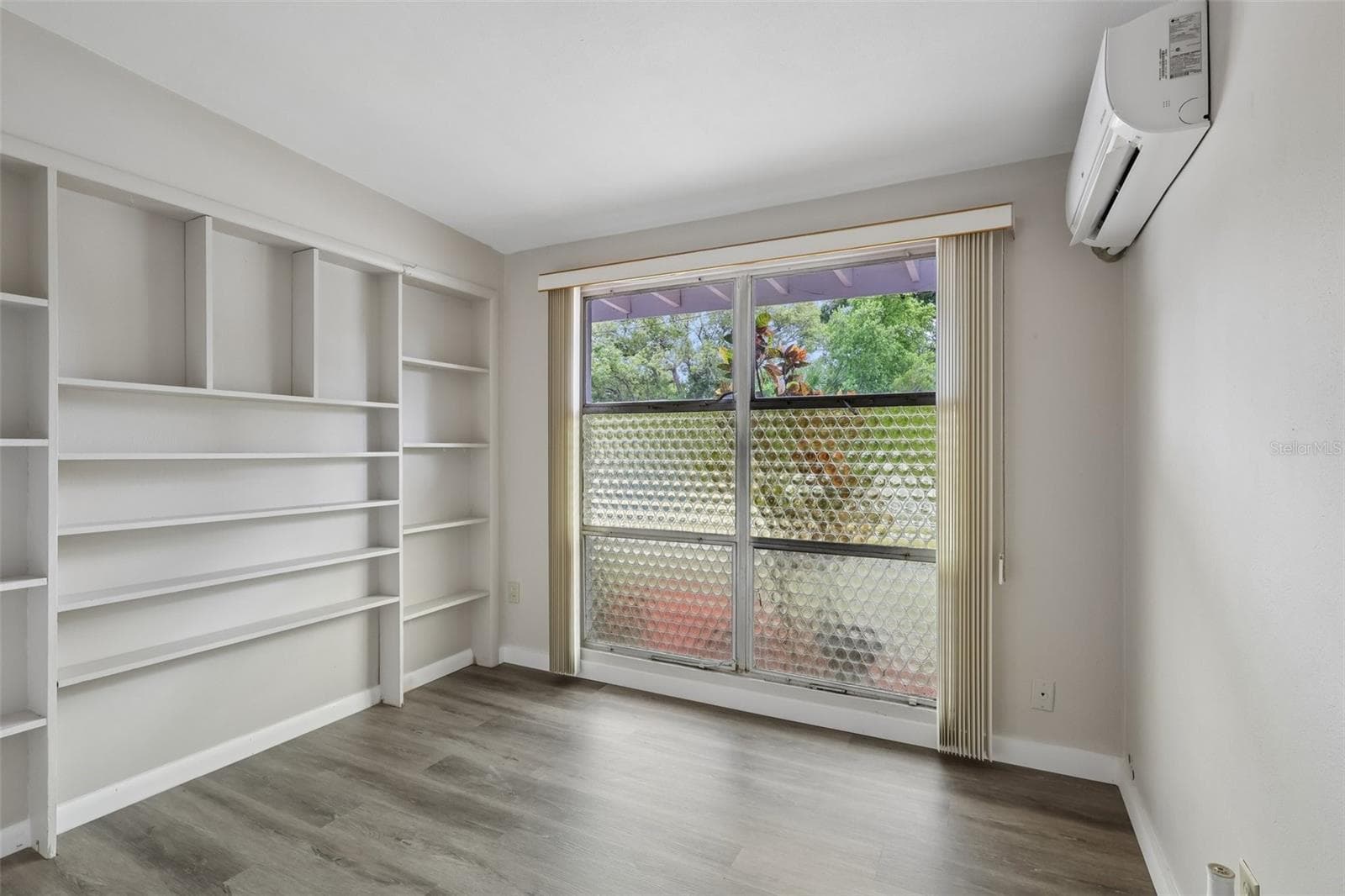2117 BARCELONA DRIVE — photo 13 of 38