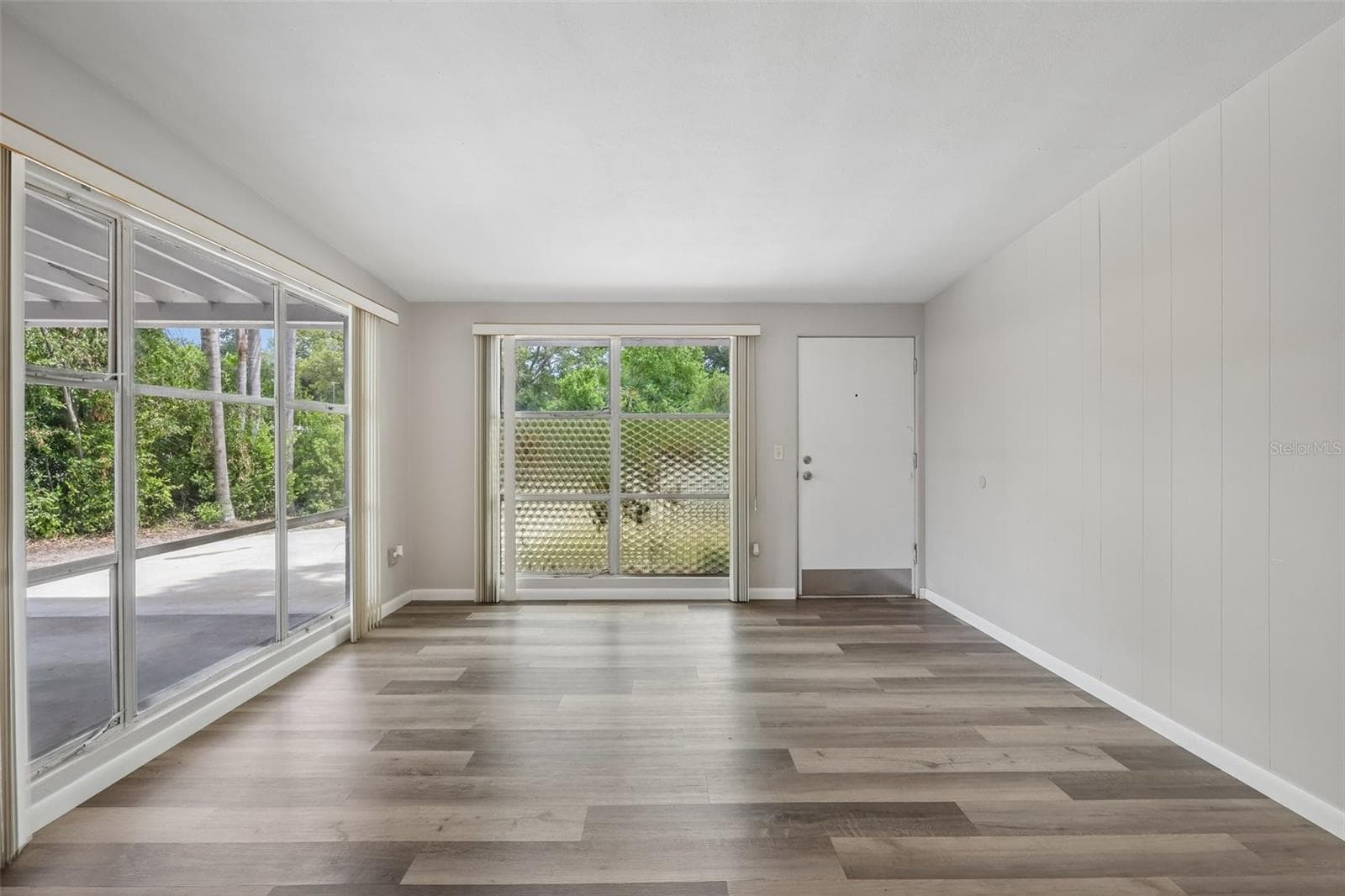 2117 BARCELONA DRIVE — photo 4 of 38
