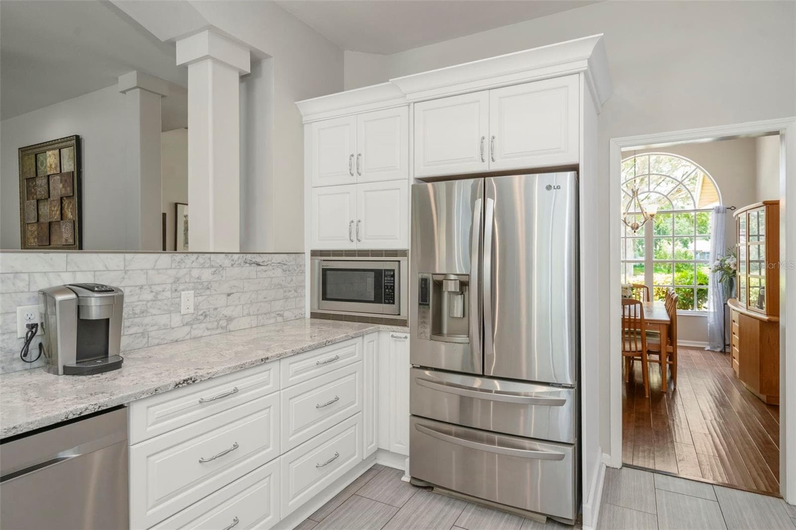 5633 GLENCREST BOULEVARD — photo 8 of 53