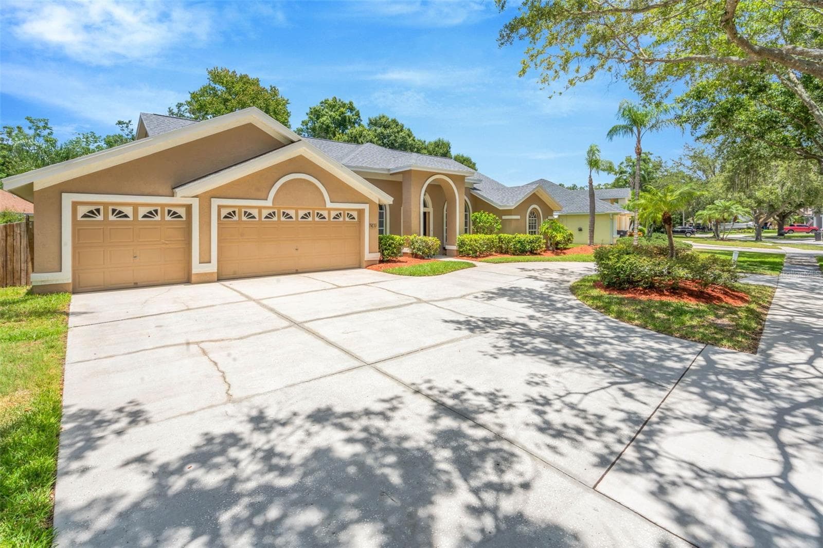 5633 GLENCREST BOULEVARD — photo 44 of 53