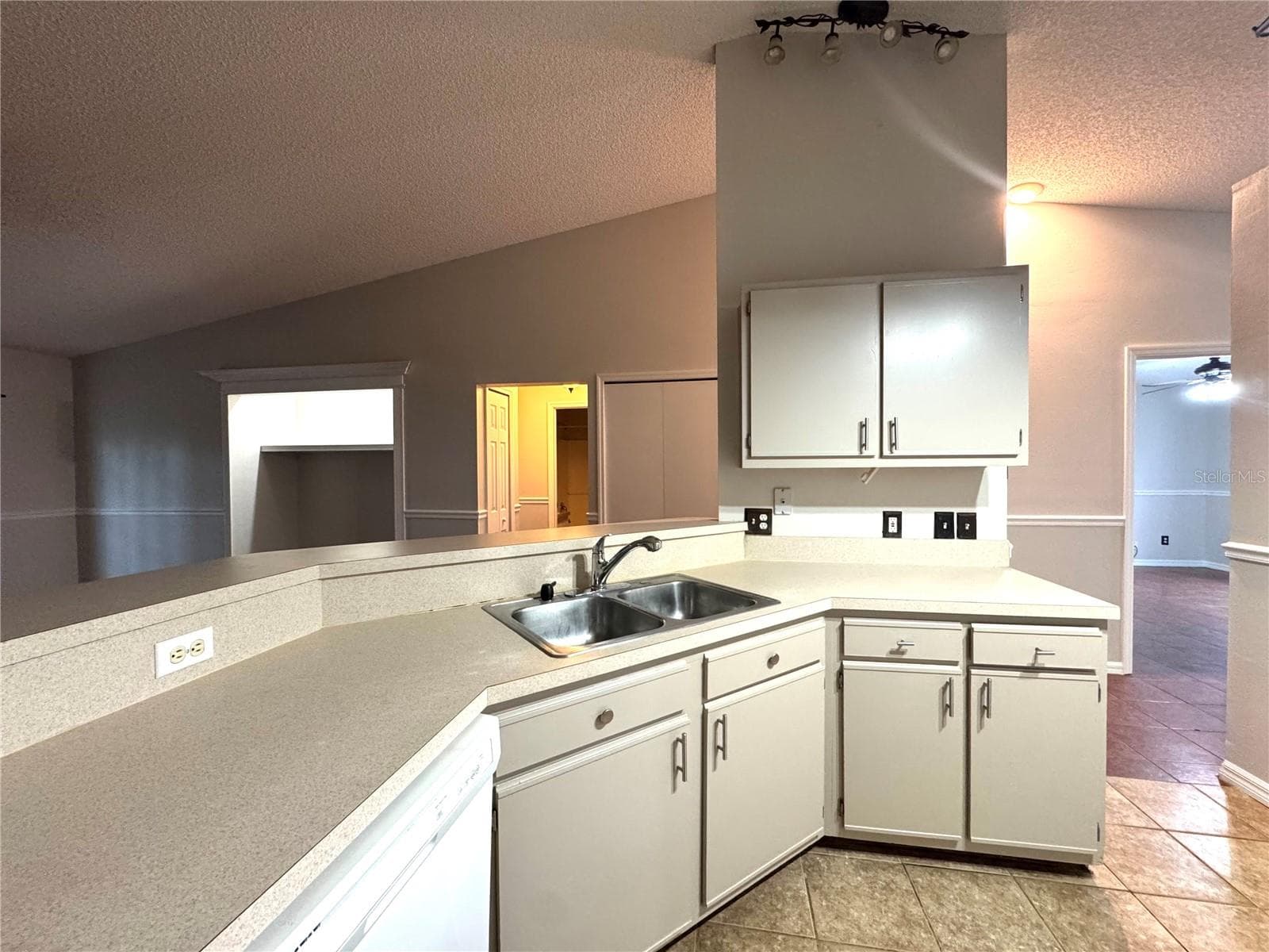 2728 CORRIGAN DRIVE — photo 12 of 29