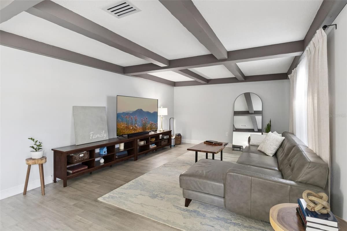 4981 SPINET DRIVE — photo 8 of 49