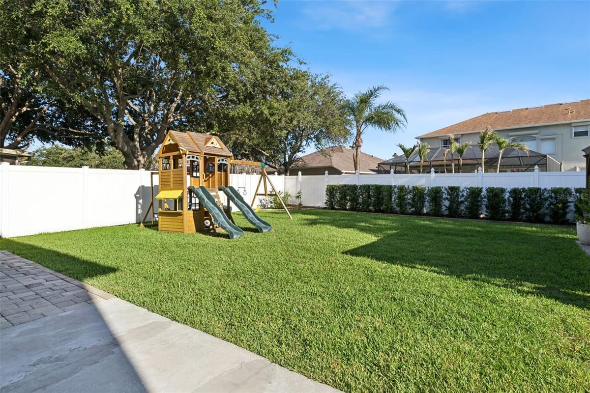 4981 SPINET DRIVE — photo 33 of 49